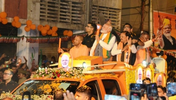 कानपुर : गुरुद्वारा पर मत्था टेकने वाले पहले प्रधानमंत्री बने नरेन्द्र मोदी कानपुर : गुरुद्वारा पर मत्था टेकने वाले पहले प्रधानमंत्री बने नरेन्द्र मोदी