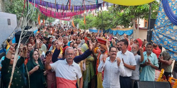 गंग्याल में भागवत कथा में भगवान श्री कृष्ण का मनाया गया जन्मोत्सव