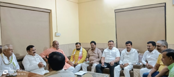 प्रधानमंत्री मोदी के दौरे को लेकर भाजपा की बैठक: फोटो बच्चा गुप्ता