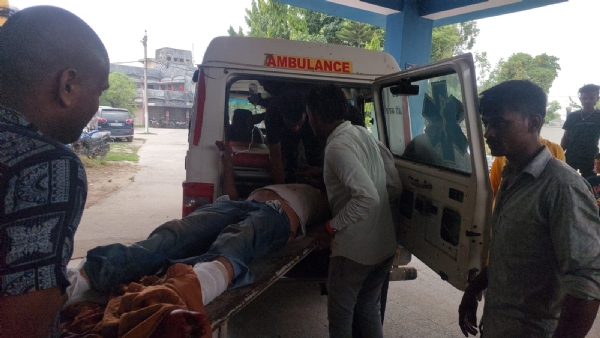 अरातिया फोटो:घायल ट्रक ड्राइवर
