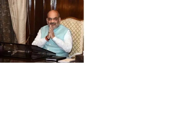 गृह मंत्रालय में गृह मंत्री अमित शाह 