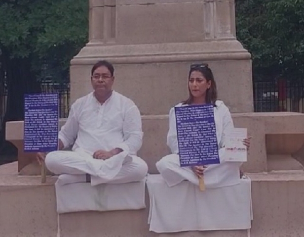 Protest against oath Protest against oath