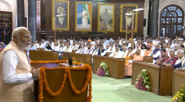 मोदी संसद 