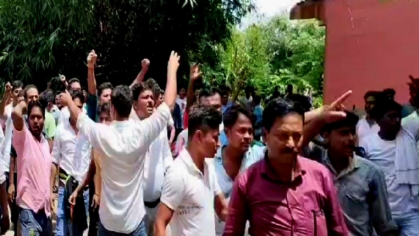 पंचायत समिति पर कब्जे को लेकर खानाकुल में भिड़े तृणमूल के दो गुट, पंचायत समिति के अध्यक्ष का सिर फूटा