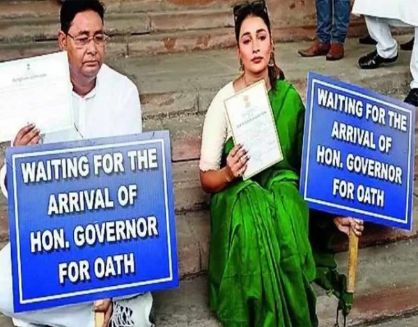 Sayantika-Banerjee-Dharna Sayantika-Banerjee-Dharna