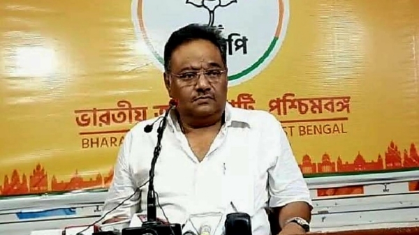 टीएमसी के शहीद दिवस कार्यक्रम पर भाजपा ने कसा तंज, कहा शहीदों के परिवारों को धोखा देने के लिए होता है आयोजन टीएमसी के शहीद दिवस कार्यक्रम पर भाजपा ने कसा तंज, कहा शहीदों के परिवारों को धोखा देने के लिए होता है आयोजन