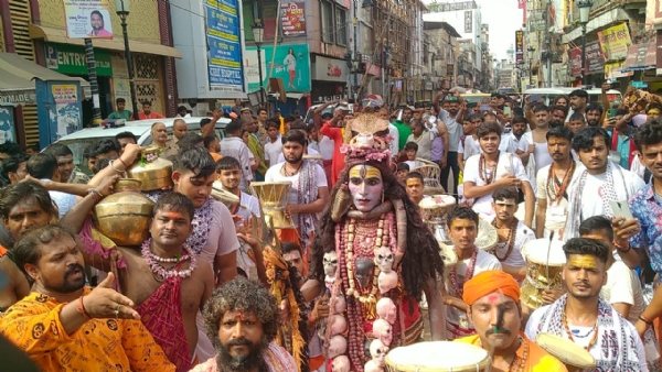 यादव बंधुओं की जलाभिषेक यात्रा: फोटो बच्चा गुप्ता