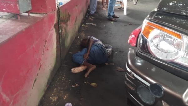 रिषड़ा में सड़क किनारे अचेत मिला वृद्ध, पुलिस ने अस्पताल भिजवाया