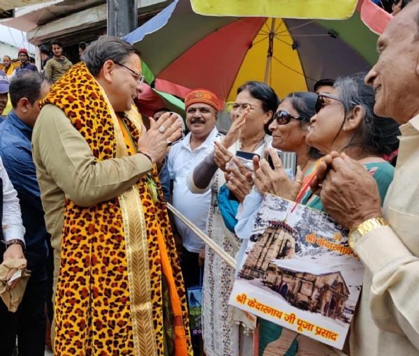 मुख्यमंत्री केदारनाथ धाम में।
