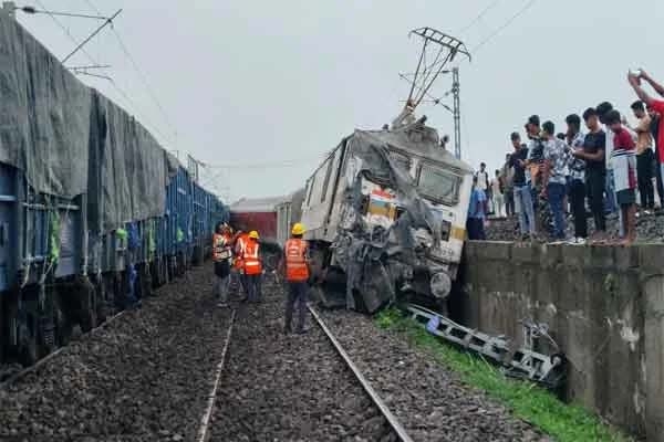 train accident in jharkhand,