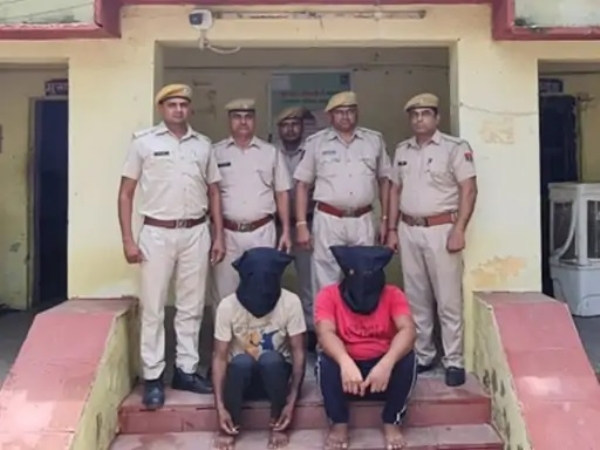 दो गौ-तस्करों को पुलिस ने गिरफ्तार कर लिया है।
