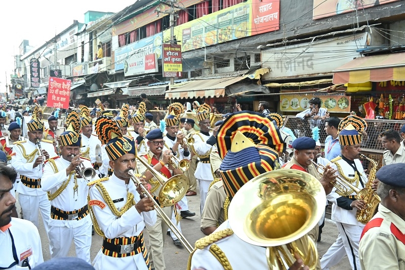 धूमधाम से निकली भगवान महाकाल की सवारी, पांच स्वरूपों में दिए भक्तों को दर्शन