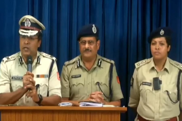 बंगाल पुलिस की प्रेस कॉन्फ्रेंस