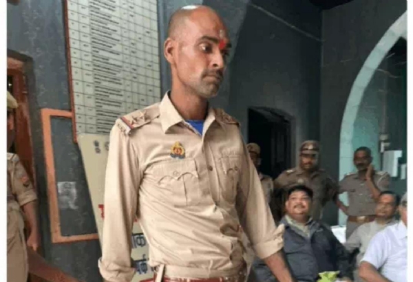 फर्जी दरोगा: फोटो बच्चा गुप्ता फर्जी दरोगा: फोटो बच्चा गुप्ता