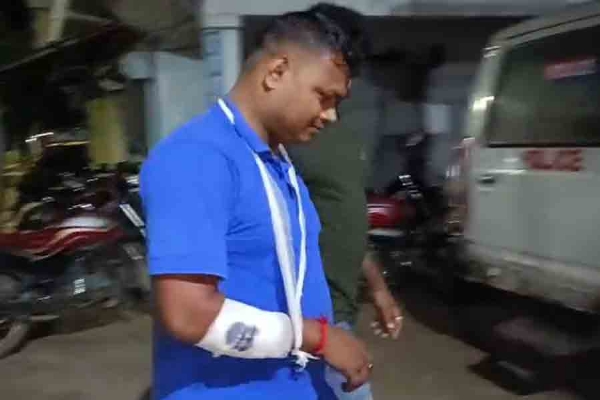 पुलिस पर हमला पुलिस पर हमला