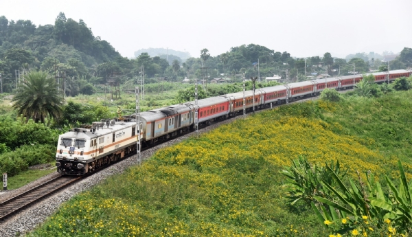 ट्रेन (फाइल फोटो)