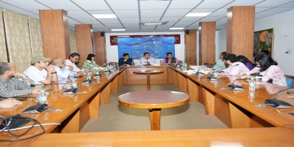 नई दिल्ली में बुधवार को संवाददाता सम्मेलन में यह जानकारी अभय मिश्रा, अनुराग पुनेठा और प्रो. अनिल कुमार ने दी। फोटो-हिन्दुस्थान समाचार