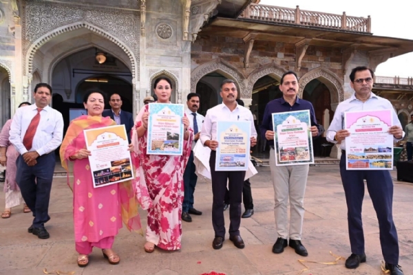 विश्व पर्यटन दिवस पर उपप्रधानमंत्री दीया कुमारी के सर्वोच्च आतिथ्य में अल्बर्ट हॉल में एक सांस्कृतिक संध्या का आयोजन किया गया। विश्व पर्यटन दिवस पर उपप्रधानमंत्री दीया कुमारी के सर्वोच्च आतिथ्य में अल्बर्ट हॉल में एक सांस्कृतिक संध्या का आयोजन किया गया।