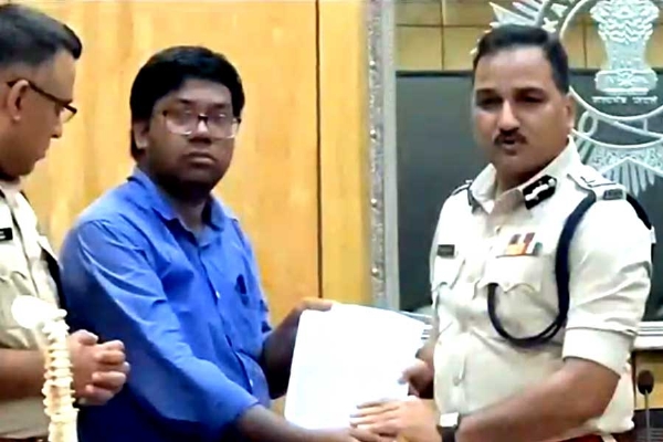 पुलिस कमिश्नर से मिले डॉक्टर पुलिस कमिश्नर से मिले डॉक्टर