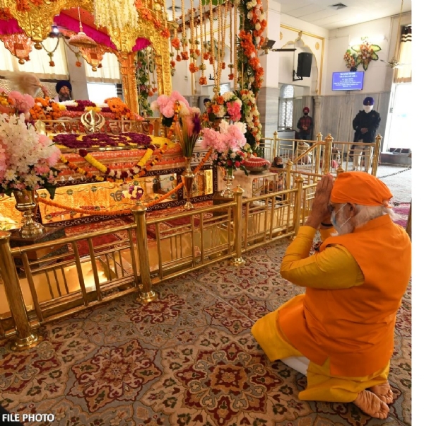 प्रधानमंत्री नरेन्द्र मोदी ने शुभकामना संदेश के साथ एक्स हैंडल पर अपना एक फोटो भी साझा किया है। प्रधानमंत्री नरेन्द्र मोदी ने शुभकामना संदेश के साथ एक्स हैंडल पर अपना एक फोटो भी साझा किया है।