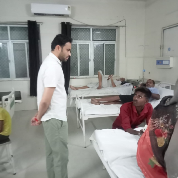 KMC का निरीक्षण करते डीएम मधुसूदन हुल्गी
