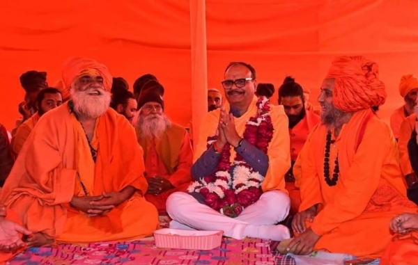 श्रीमहंत हरिगिरि के साथ उप मुख्यमंत्री ब्रजेश पाठक