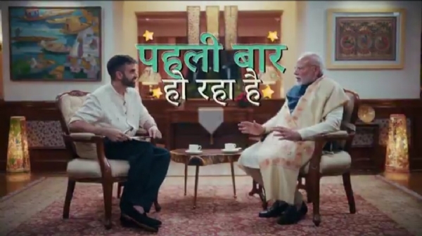 प्रधानमंत्री नरेन्द्र मोदी और उद्यमी निखिल कामथ एक पॉडकास्ट में भाग लेने के दौरान