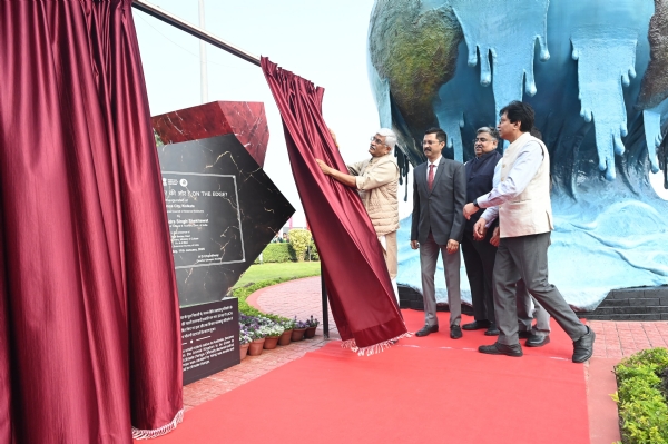 कोलकाता के साइंस सिटी में नई गैलरी का उद्घाटन कर रहे केंद्रीय मंत्री गजेंद्र सिंह शेखावत