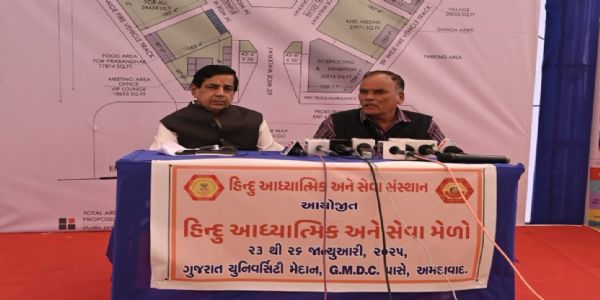 सोमवार को प्रेस कांफ्रेंस में जानकारी देते हुए एचएसएसएफ गुजरात के सचिव  घनश्याम व्यास।