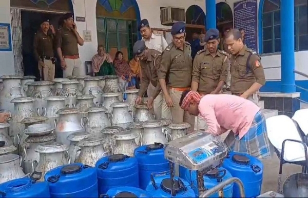 गिरफ्तार तीन घी व्यापारी