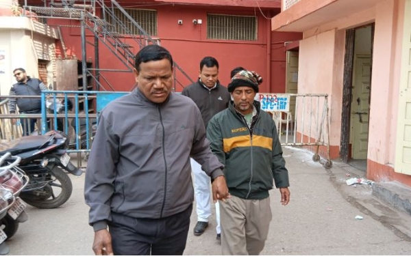 अंडरगारमेंट्स में छिपाकर हो रही थी सोने की तस्करी,  छह पीस सोना बरामद