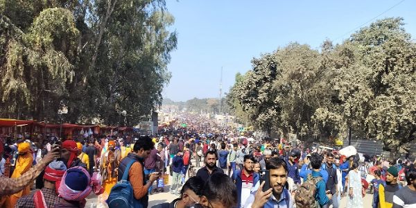 संगम में उमड़ा जन सैलाब