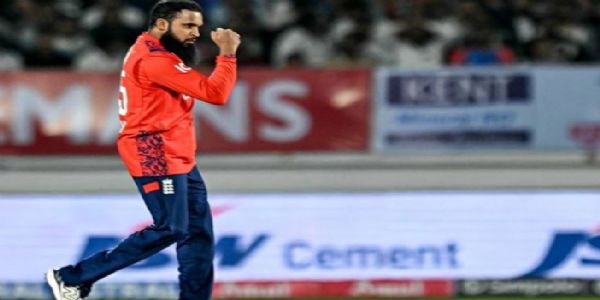 इंग्लैंड के स्पिनर आदिल राशिद इंग्लैंड के स्पिनर आदिल राशिद