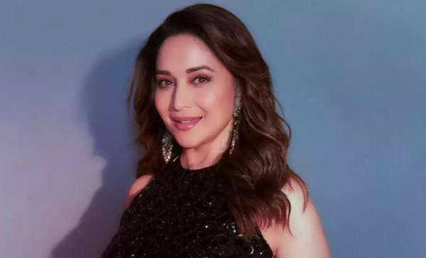 माधुरी दीक्षित - फोटो सोर्स ऑनलाइन माधुरी दीक्षित - फोटो सोर्स ऑनलाइन