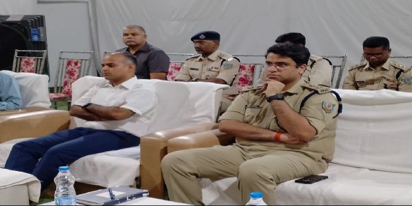 दुर्गा प्रतिमा विसर्जन की तैयारियों को लेकर उपायुक्त ने की बैठक, दिये कई निर्देश