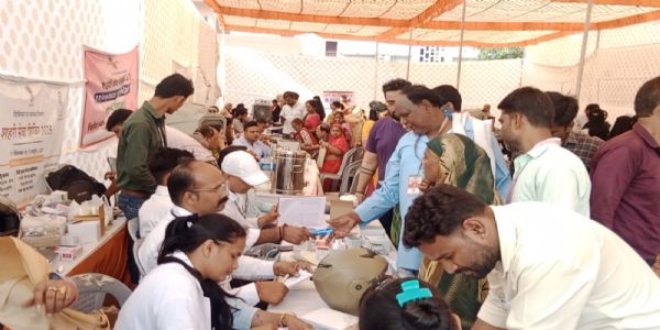 हेरिटेज निगम के दो कैंपों में तीन हजार लोगों ने किया आवेदन, 2887 लोगों की मिली हाथों हाथ राहत