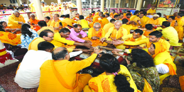 शांतिकुंज में नवरात्र साधना की सामूहिक पूर्णाहुति