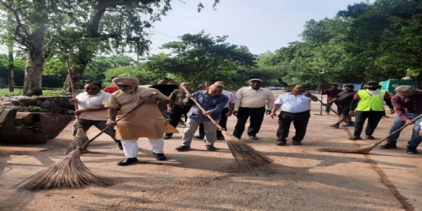स्वच्छता अभियान का उद्देश्य बापू के संदेश को आगे बढ़ाना है : महापौर