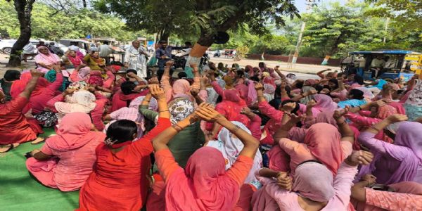 जींद : आंगनबाड़ी वर्कर एंड हेल्पर यूनियन ने मांगों को लेकर प्रदर्शन किया