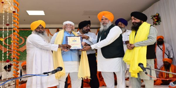 श्री गुरु तेग बहादुर जी के आदर्शों को आत्मसात करने की जरूरत : राज्यपाल