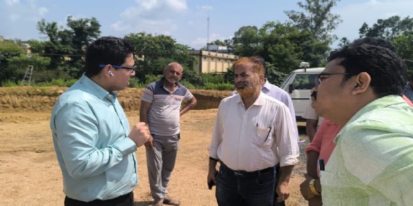 अनूपपुर : पॉलिटेक्निक कॉलेज के समीप बनाए गए प्रतिमा विसर्जन कुंड का कलेक्टर ने लिया जायजा