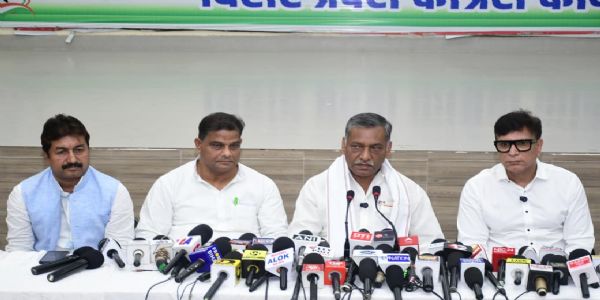 माफियामुक्ति और शुद्ध के लिए युद्ध अभियान चलाएगी कांग्रेस: डॉ अखिलेश प्रसाद सिंह