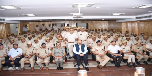 संपर्क व समन्वय से करें नशे के विरुद्ध प्रभावी कार्रवाई: पुलिस महानिदेशक राजीव शर्मा