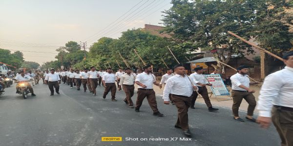 शताब्दी वर्ष पर आरएसएस का भव्य पथ संचलन, राष्ट्रभक्ति के नारों से गूंजा