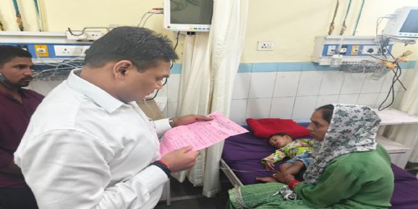 स्वास्थ्य सचिव ने किया श्रीनगर मेडिकल कॉलेज का औचक निरीक्षण
