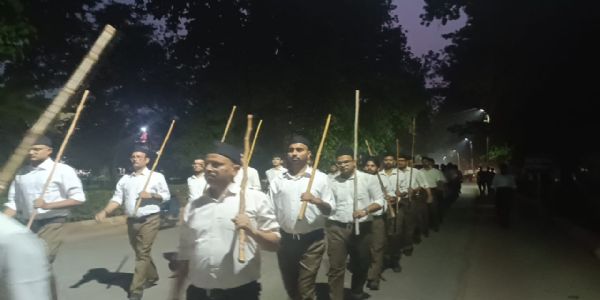 प्रत्येक व्यक्ति में व्यक्तिगत और राष्ट्रीय दो प्रकार के चरित्र होते हैं: सुनील