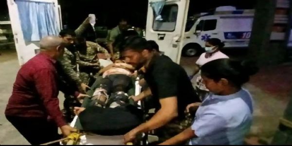आईडी ब्लास्ट में घायल जवान को अस्पताल