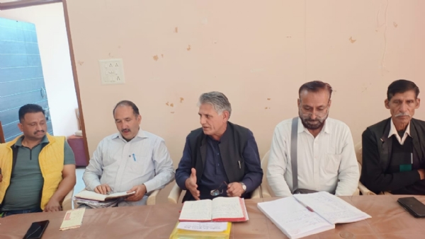 बैठक को संबोधित करते हुए सीटू अध्यक्ष भूपेंद्र सिंह।