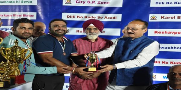 नजफगढ़ स्टैलियन्स ने जीता स्वच्छता प्रीमियर लीग का खिताब, दिल्ली को स्वच्छ बनाने का लिया संकल्प