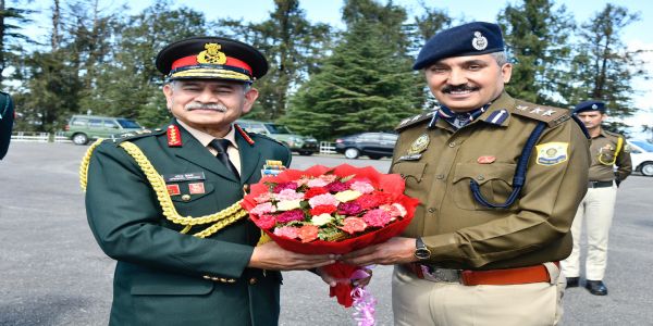 सेना प्रमुख जनरल उपेंद्र द्विवेदी शिमला पहुंचे, कल्याणी हैलीपैड पर हुआ स्वागत